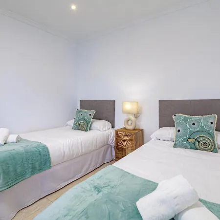 Beachfront Sea Views Twin Beds * Marbella